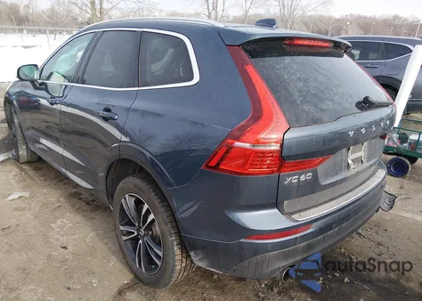 2020 Volvo Xc60 T5 Momentum z USA, uszkodzony, nr VIN YV4102RK6L1435850
